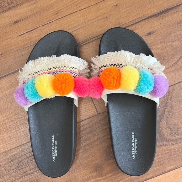 American Eagle Rainbow Pom Pom Slide Sandals Size 8 Y - Picture 3 of 5